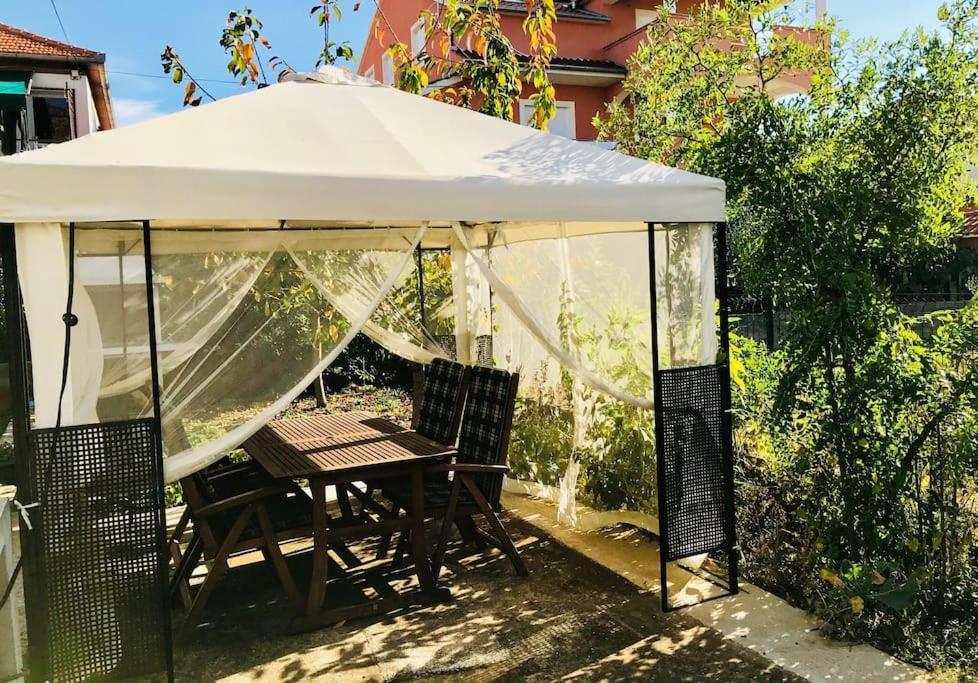 Garden Cozy Apartment Задар Екстериор снимка